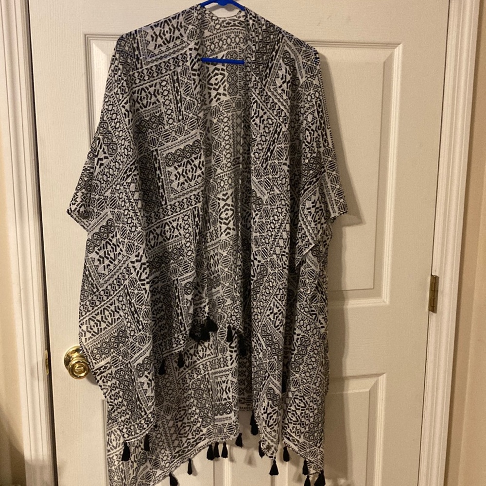 Eddie Bauer lightweight shawl